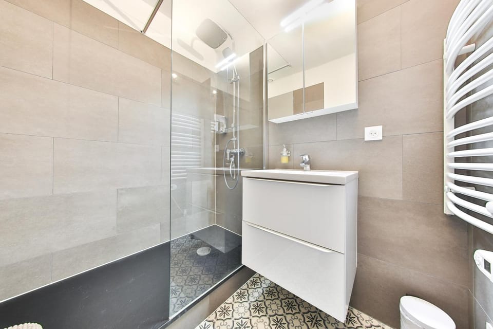 Shower, Bathroom