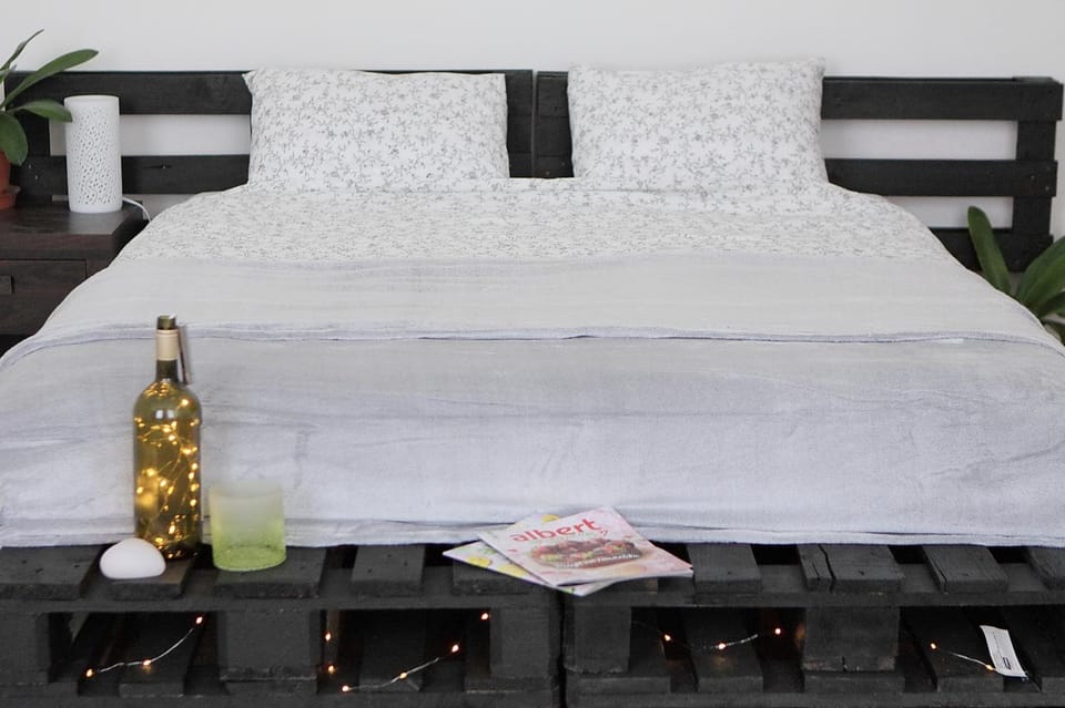 Bed, Other, Photo of the whole room, Decorative detail, Bedroom