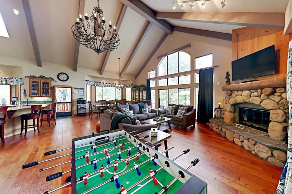 Emerald Oasis House in Lake Arrowhead