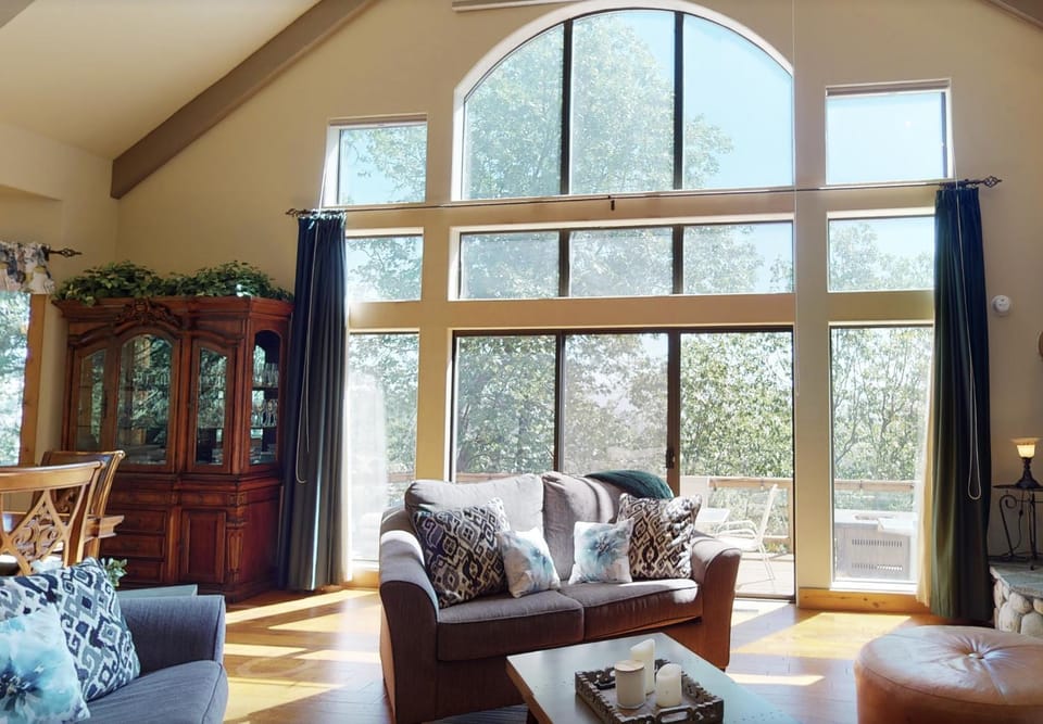 Emerald Oasis House in Lake Arrowhead