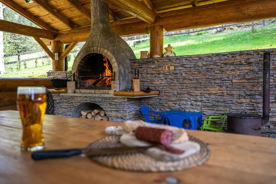 Off site, BBQ facilities, View (from property/room), Balcony/Terrace, Seating area, Entertainment, flat iron