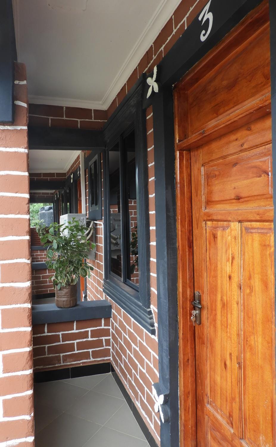 Facade/entrance, Balcony/Terrace