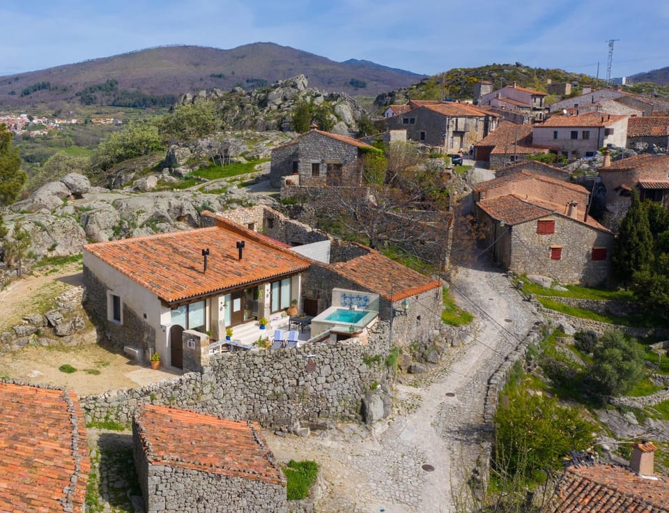 Property building, Day, Natural landscape, Mountain view, Street view
