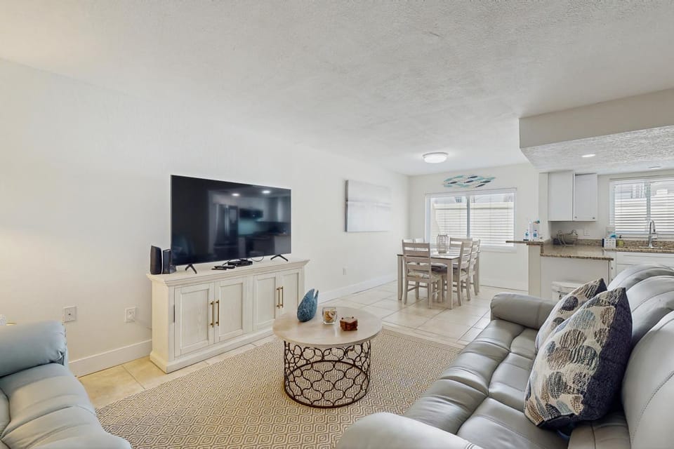 Waves Unit 2 House in Saint Pete Beach
