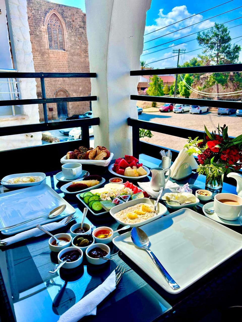 Food and drinks, Food, Landmark view, Breakfast, Drinks