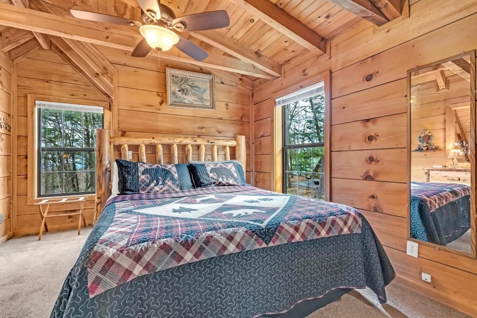 A Mountain Perch - Log Cabin with Hot Tub & Game Room near Pigeon Forge Pet Friendly Cabin in Gatlinburg