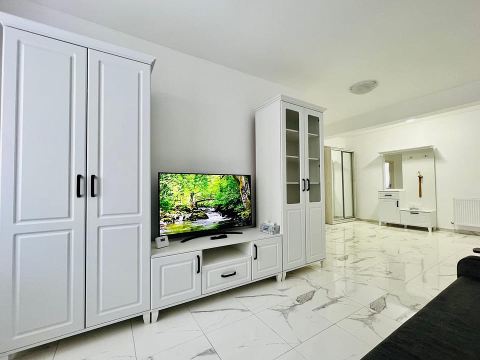 TV and multimedia, Evening entertainment
