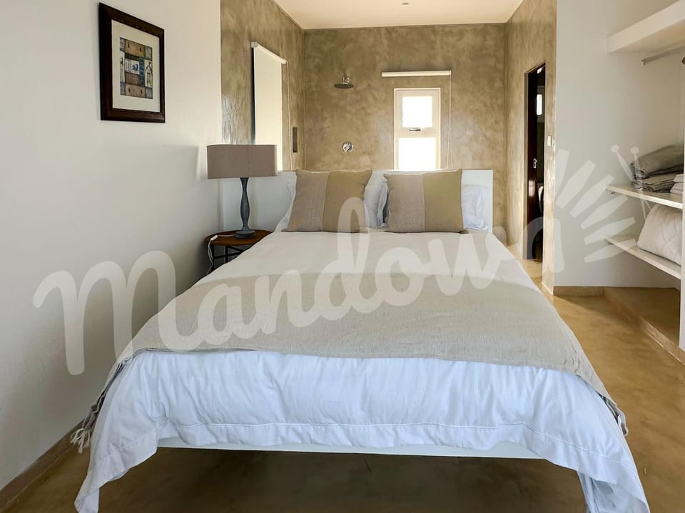 Shower, Bed, Bedroom, wardrobe