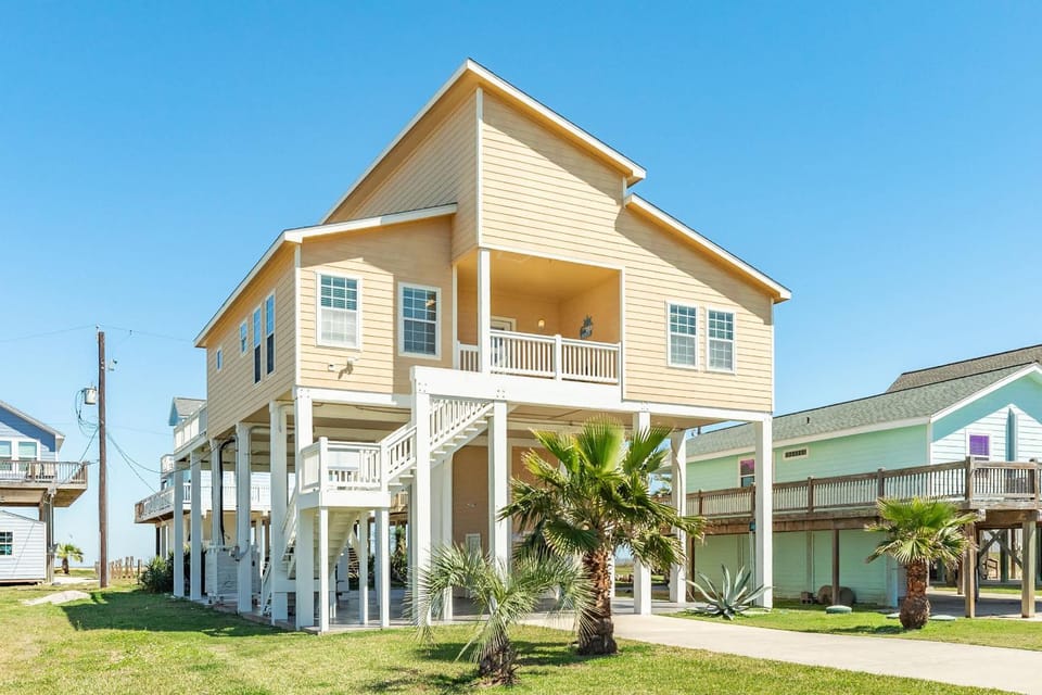 Coral Gem - 360 Views of Ocean, Beach, Sunsets! House in Alvin