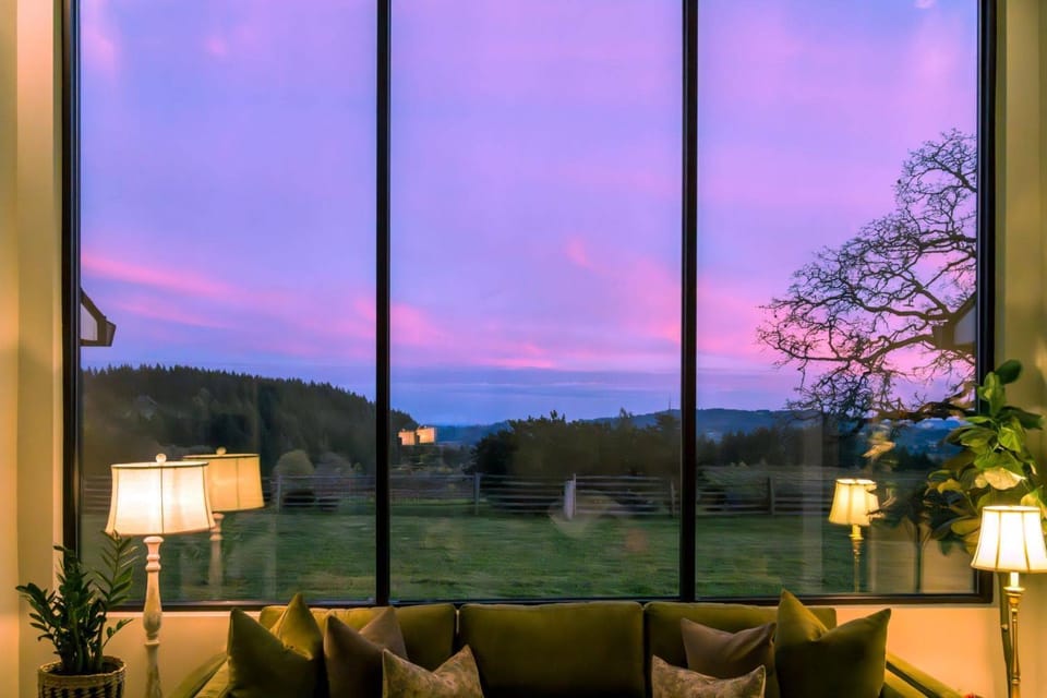 King's Queen House in Willamette Valley