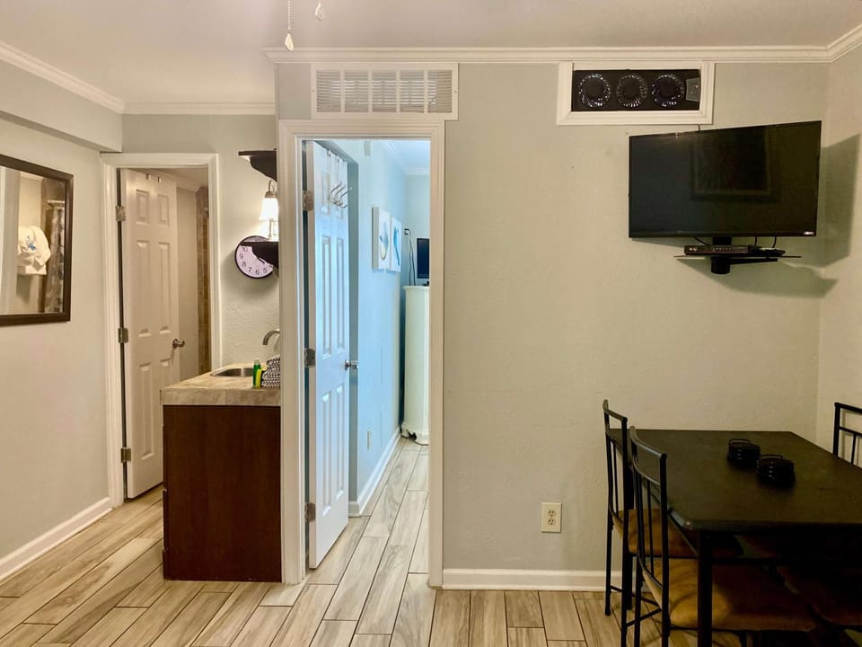 Beachview 216 by ALBVR - Studio in the heart of it all, just steps to the beach and Hangout! House in West Beach