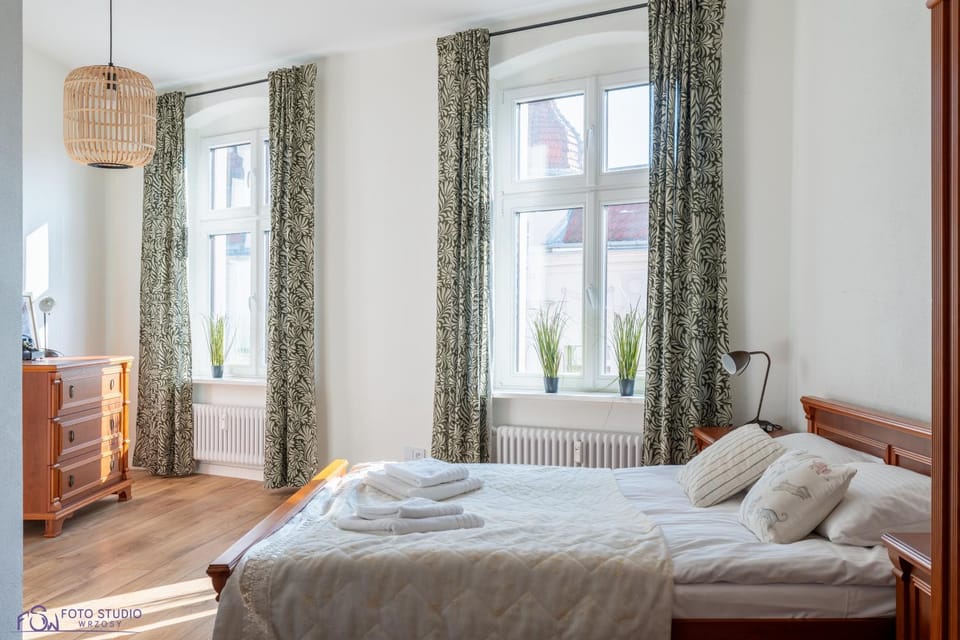 Bed, Photo of the whole room, Bedroom, internet, towels