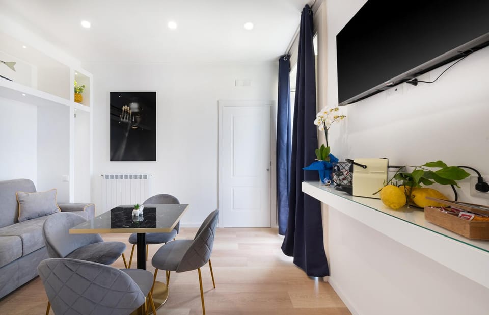 Communal lounge/ TV room, Living room, Decorative detail