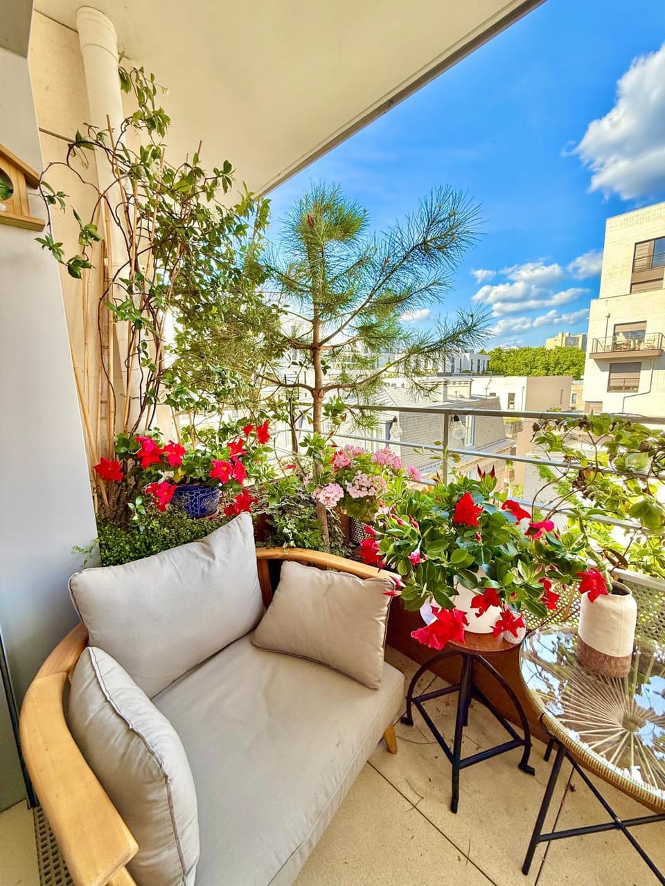 Stunning apartment with balcony to visit Paris Apartment in Clichy