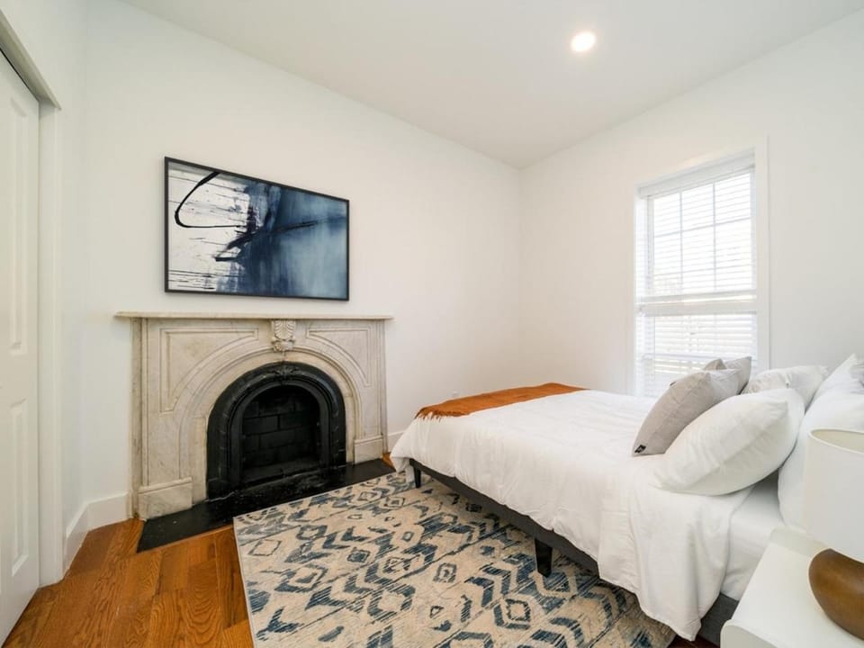 Cornhill 1BR Downtown High Falls Wi-Fi Kitchen TV House in Brighton