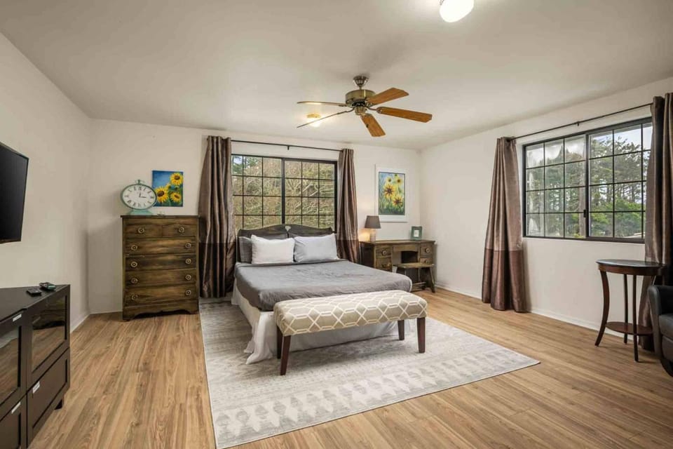 Shymara Getaway House in Devils Lake