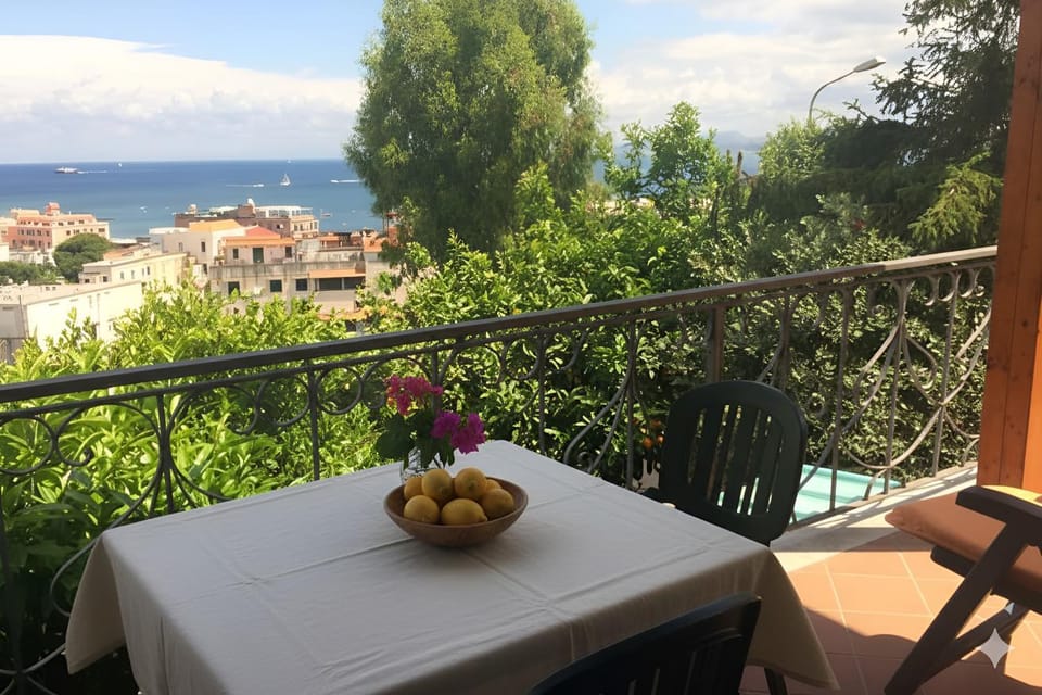 Natural landscape, View (from property/room), Balcony/Terrace, Dining area, Sea view