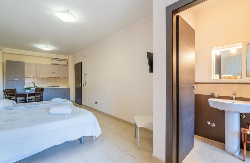 Kitchen or kitchenette, Living room