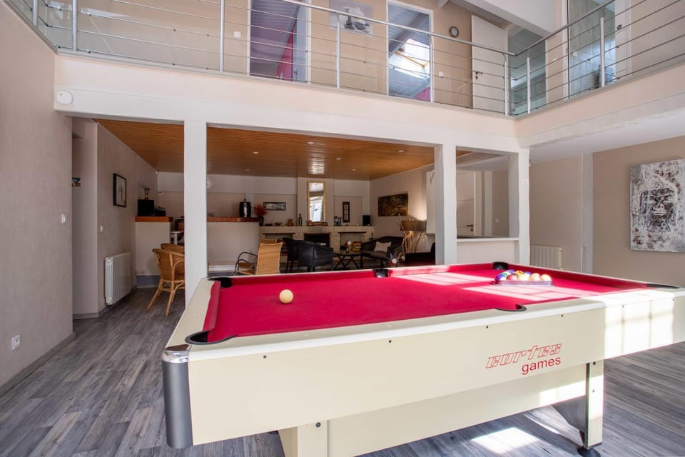 VILLA piscine-spa-sauna, 25 personnes, 5 mn océan Villa in Soulac-sur-Mer