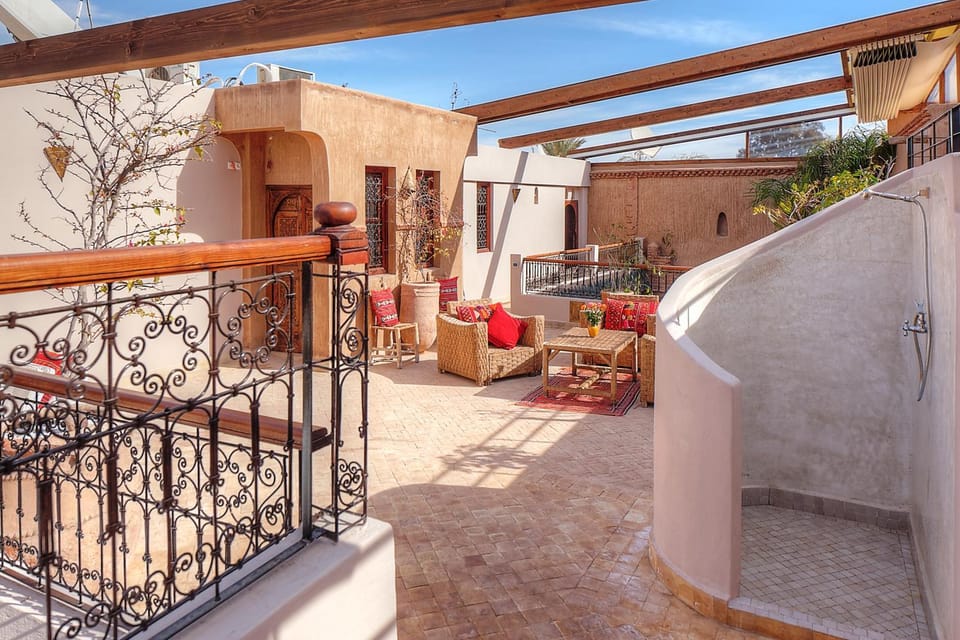 Shower, Balcony/Terrace, Seating area