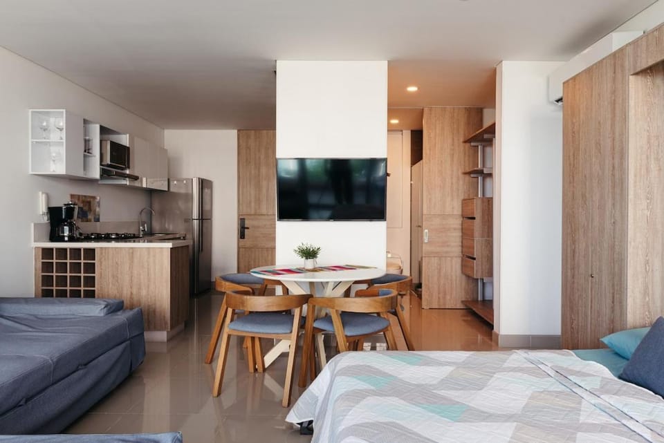TV and multimedia, Coffee/tea facilities, Kitchen or kitchenette, Living room, Photo of the whole room