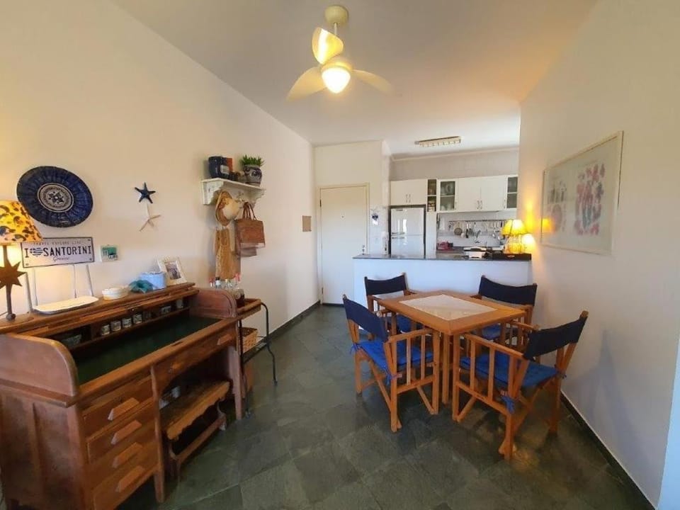 Apto 2 quartos com ar, piscina, varanda com vista e localização premium no Itaguá Apartment in Ubatuba