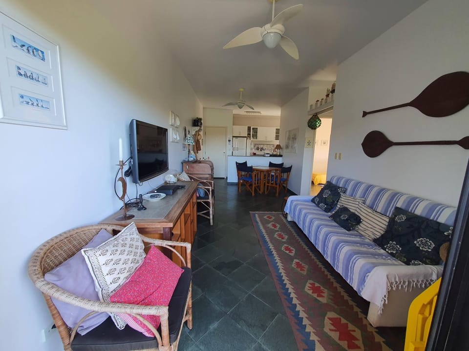 Apto 2 quartos com ar, piscina, varanda com vista e localização premium no Itaguá Apartment in Ubatuba
