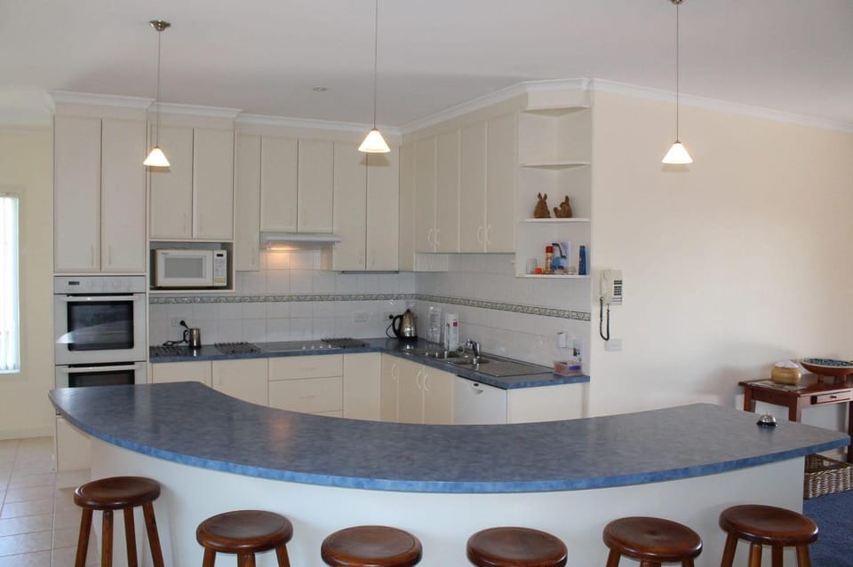 Red Rocks Road, Beach House in Cowes House in Cowes