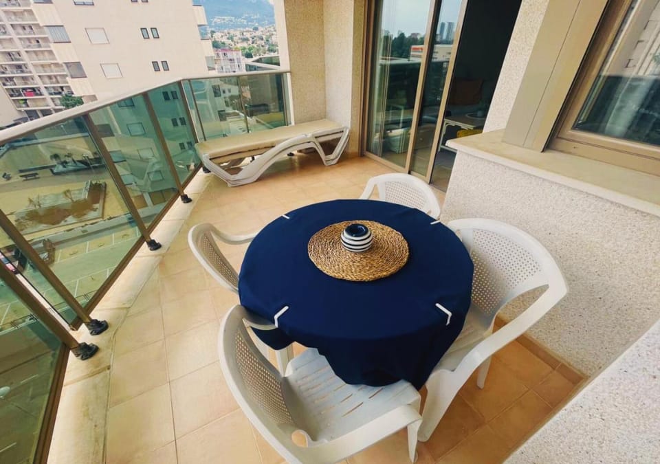 View (from property/room), Balcony/Terrace, Dining area, Sea view, sunbed