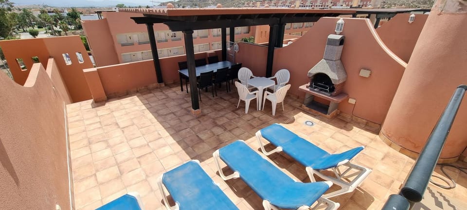 Balcony/Terrace, sunbed