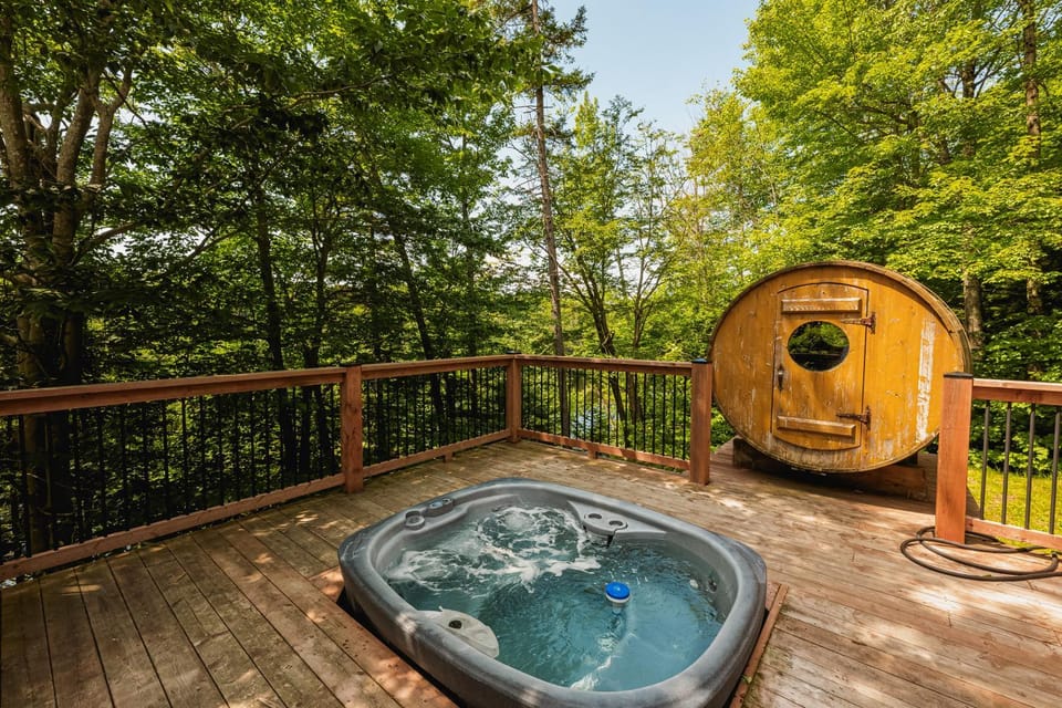 Fiddler Lake Resort - Moose 36 Chalet in Quebec