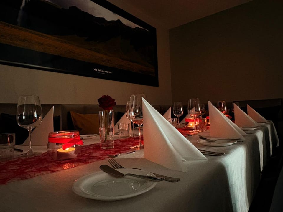 Restaurant/places to eat, Dining area