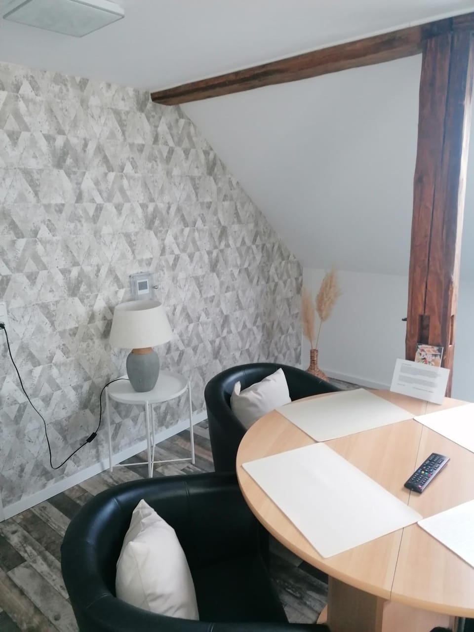 Seating area, Dining area