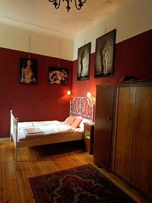Bed, Photo of the whole room, Bedroom, wardrobe