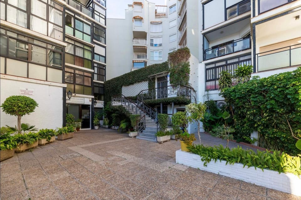 Property building, Day