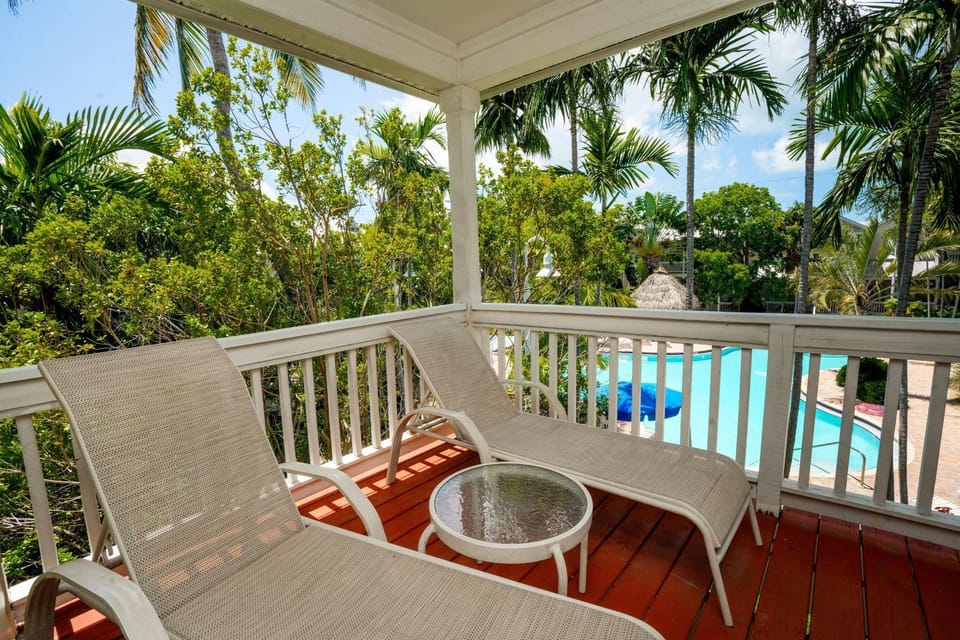 Coral Hammock Poolside Home House in Stock Island