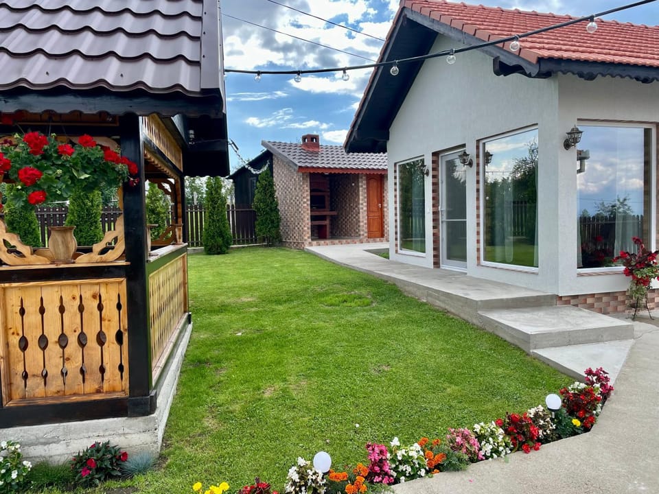 Casa Maria Platoul Luncanilor Country House in Romania