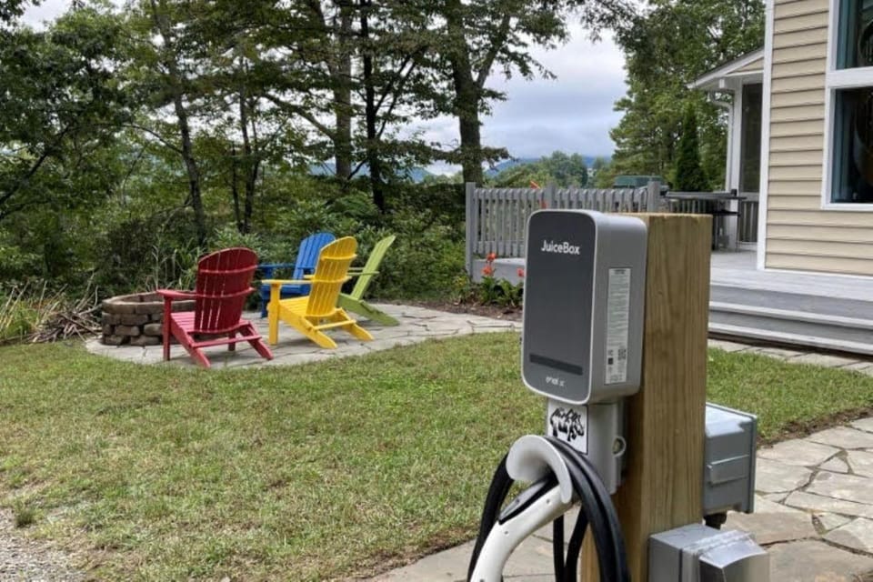 Angie's Mountain Overlook Hot Tub and Views! House in Fairview