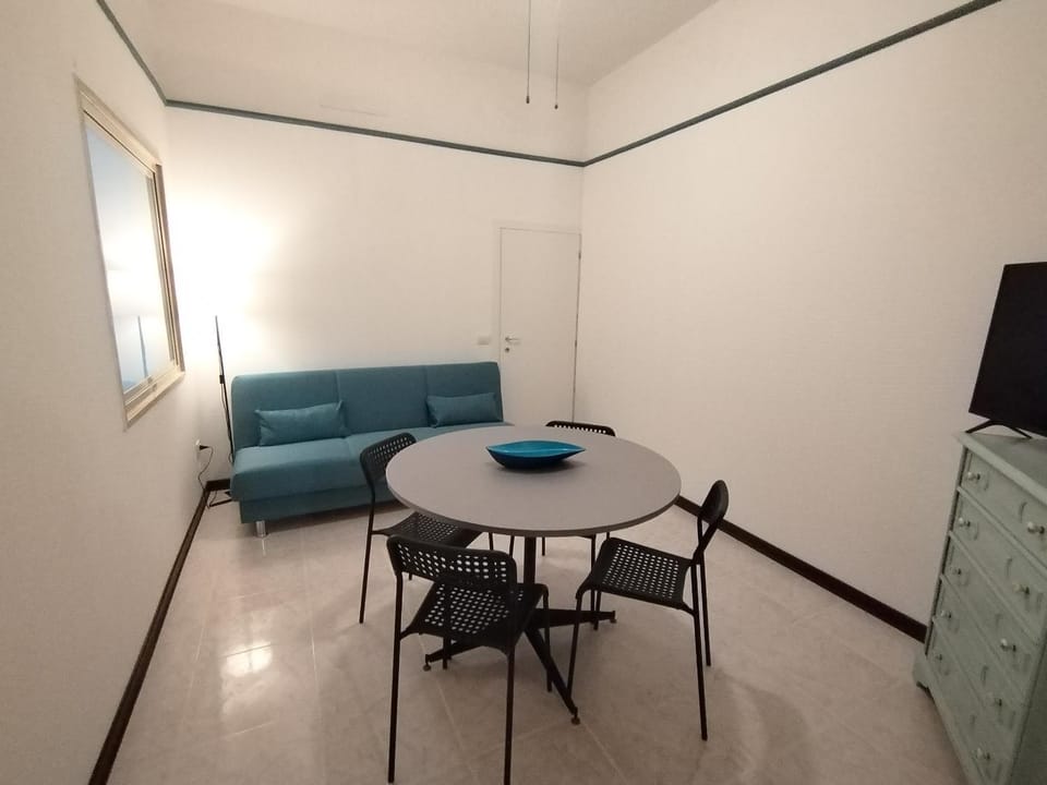 TV and multimedia, Living room, Dining area