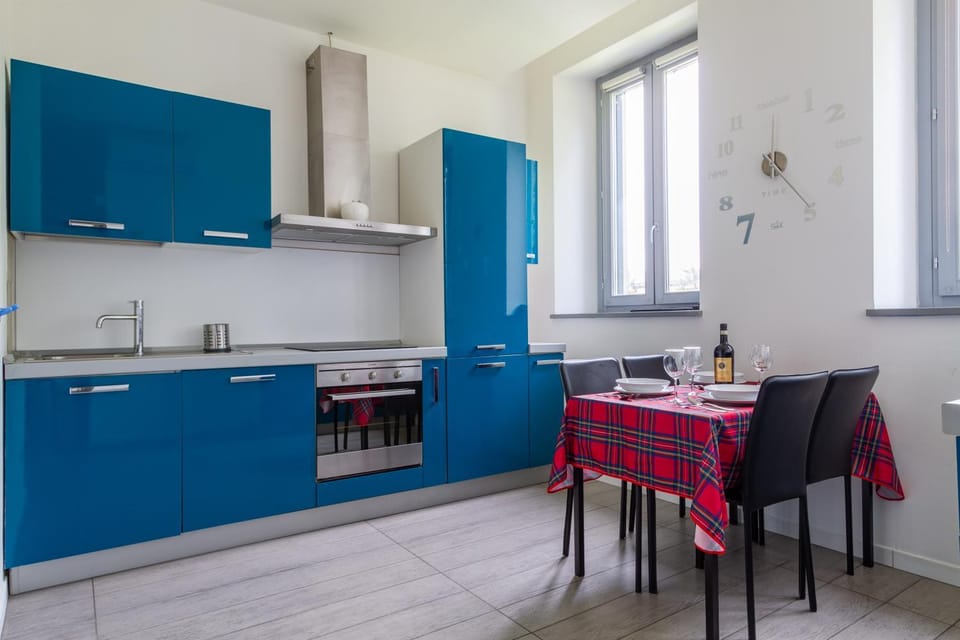 Dining area, kitchen