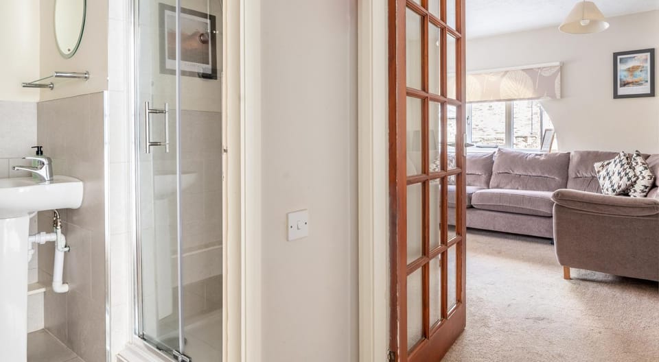 Bathroom, Living room