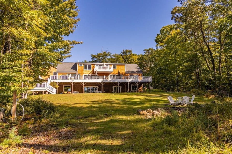 DECK HOUSE LIMIT 25 home Villa in Long Lake