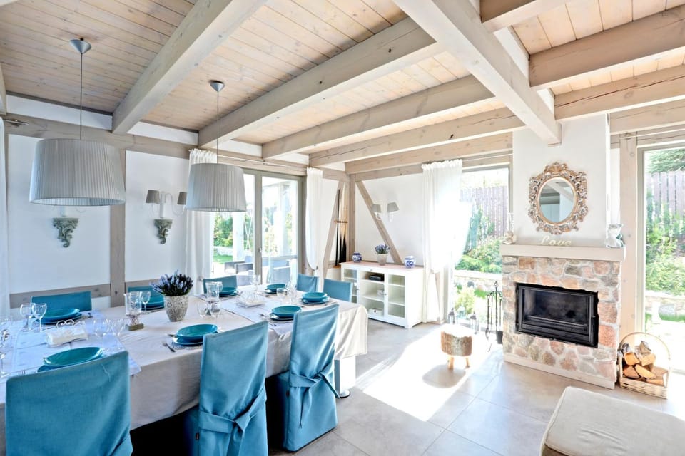 Living room, Breakfast, flat iron
