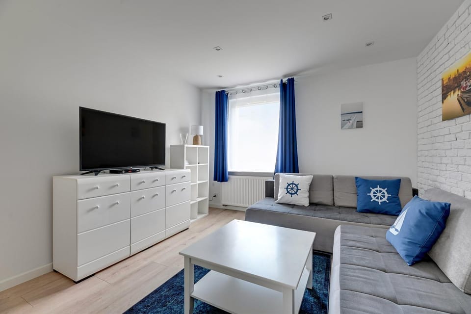 Living room, Seating area, Evening entertainment