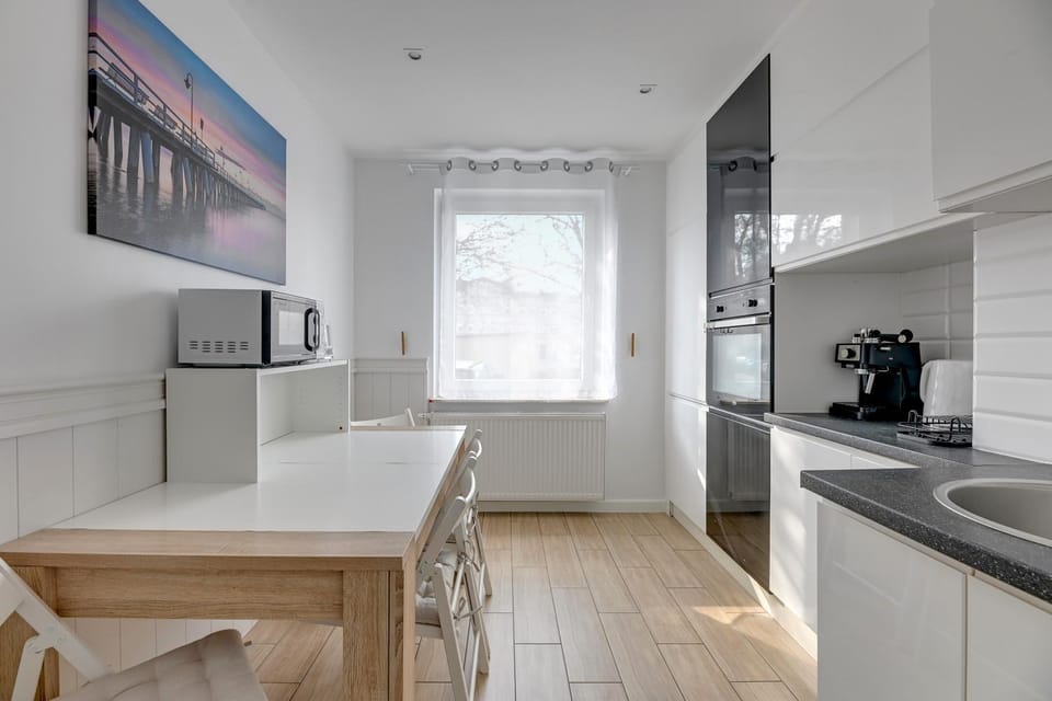 Coffee/tea facilities, Kitchen or kitchenette, Dining area