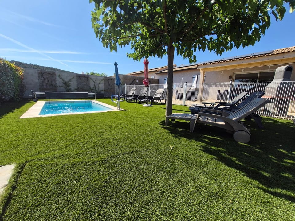 Garden, Garden view, Pool view, Swimming pool, sunbed