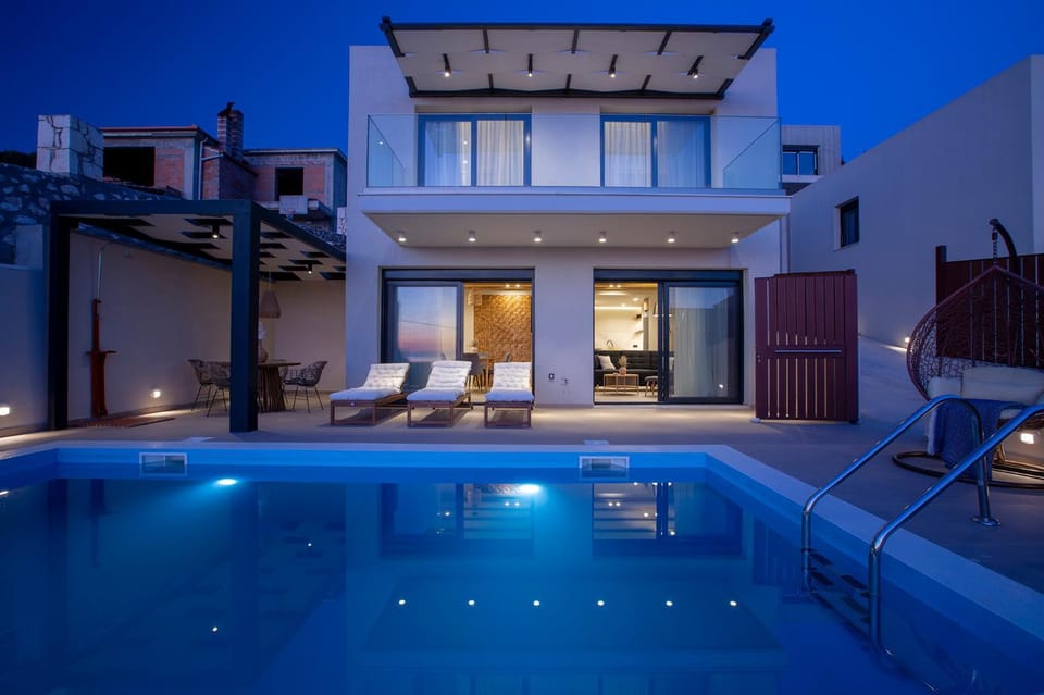 Property building, Night, Pool view, sunbed