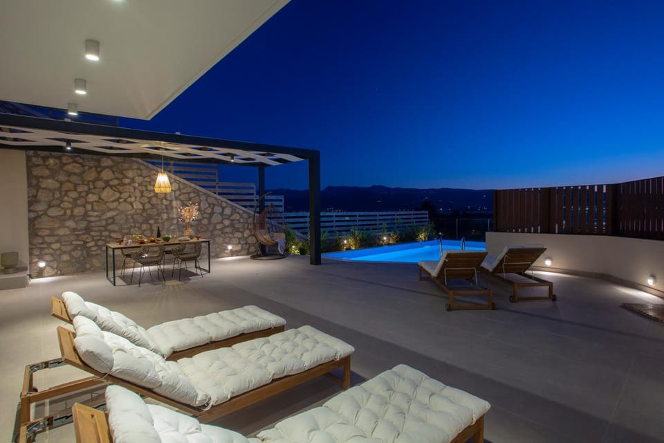 Night, Natural landscape, View (from property/room), Balcony/Terrace, Pool view, Swimming pool, sunbed