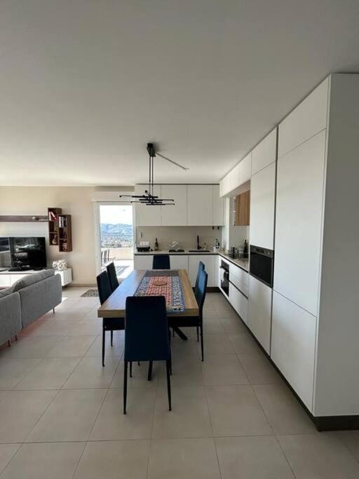 Roses Marines A136 By Avecoeur Apartment in Grasse
