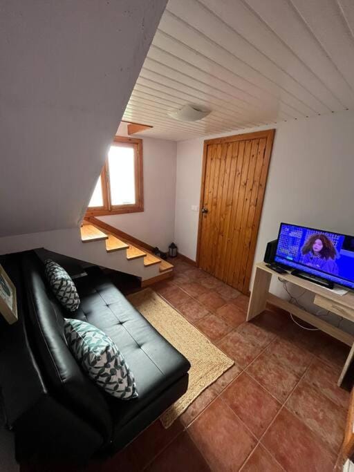 Communal lounge/ TV room, TV and multimedia, Living room